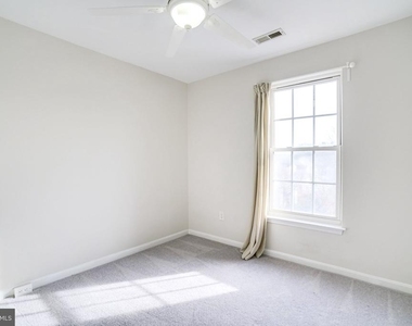 7372 Ardglass Drive - Photo Thumbnail 32