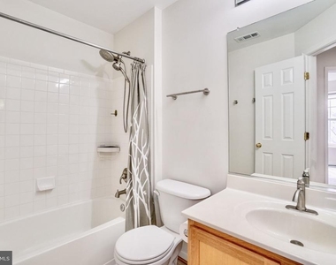 7372 Ardglass Drive - Photo Thumbnail 35