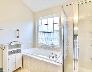 7372 Ardglass Drive - Photo Thumbnail 30