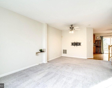7372 Ardglass Drive - Photo Thumbnail 11