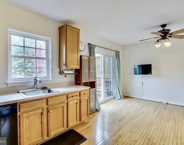7372 Ardglass Drive - Photo Thumbnail 18