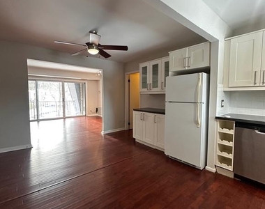 11625 Vantage Hill Road - Photo Thumbnail 7