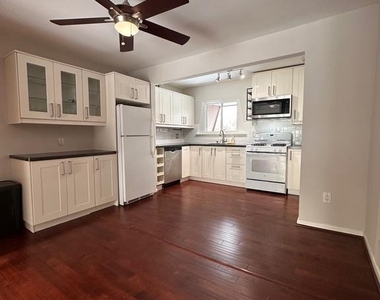 11625 Vantage Hill Road - Photo Thumbnail 11
