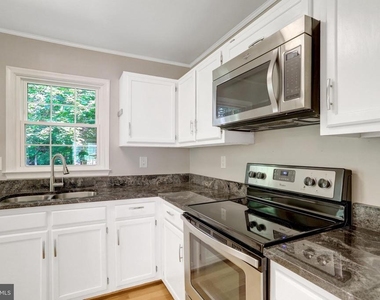 7926 Pebble Brook Court - Photo Thumbnail 11