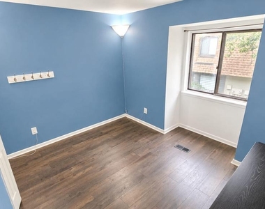 7901 Casa Grande Place - Photo Thumbnail 12
