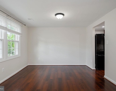 6324 Lightburn Court - Photo Thumbnail 4
