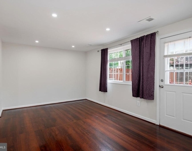 6324 Lightburn Court - Photo Thumbnail 6