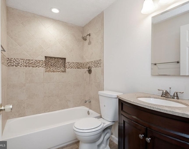 6324 Lightburn Court - Photo Thumbnail 17