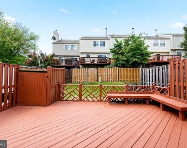 6324 Lightburn Court - Photo Thumbnail 24