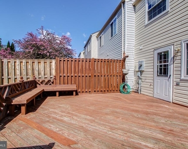 6324 Lightburn Court - Photo Thumbnail 30