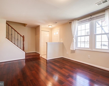 6324 Lightburn Court - Photo Thumbnail 5