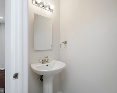 6324 Lightburn Court - Photo Thumbnail 12
