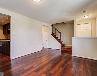 6324 Lightburn Court - Photo Thumbnail 6