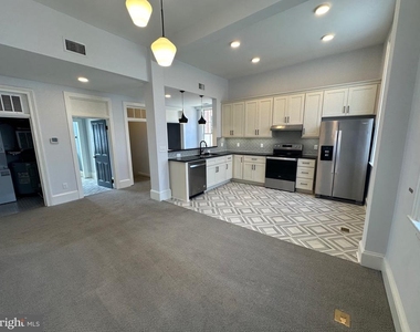 202 Hanover Street - Photo Thumbnail 1