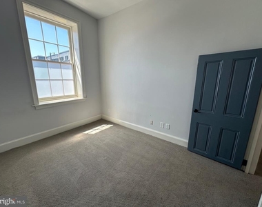 202 Hanover Street - Photo Thumbnail 6