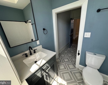 202 Hanover Street - Photo Thumbnail 4