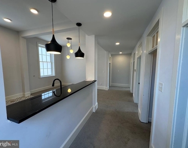 202 Hanover Street - Photo Thumbnail 3