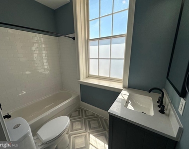 202 Hanover Street - Photo Thumbnail 5