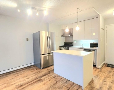 2500 N Van Dorn Street - Photo Thumbnail 11