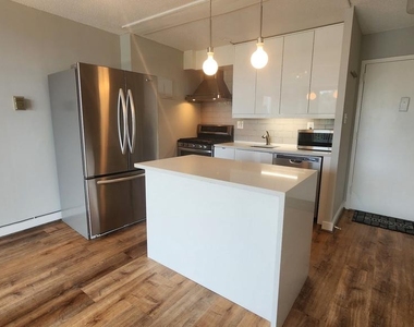 2500 N Van Dorn Street - Photo Thumbnail 17
