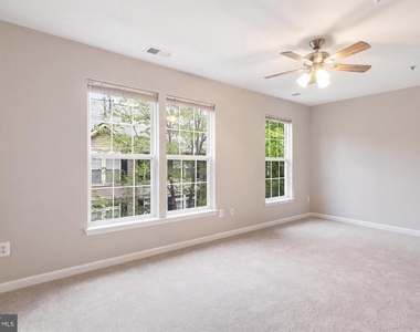 986 Harrison Circle - Photo Thumbnail 12