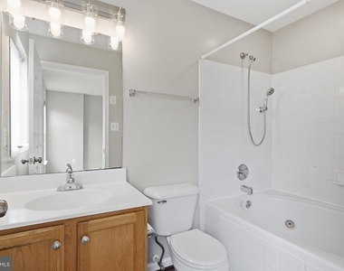 986 Harrison Circle - Photo Thumbnail 17