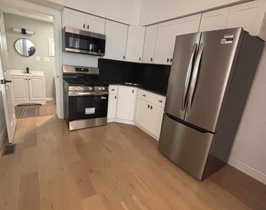 2070 E Lippincott Street - Photo Thumbnail 4