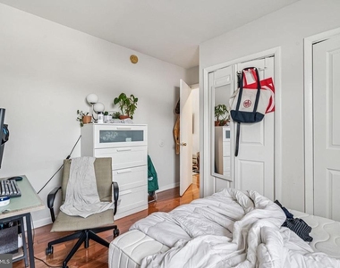1917 Spring Garden Street - Photo Thumbnail 4