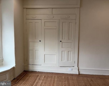 4232 Chestnut Street - Photo Thumbnail 3