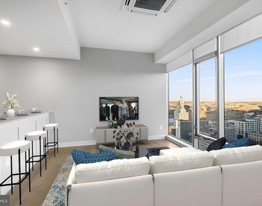 200 N 16th Street - Photo Thumbnail 2