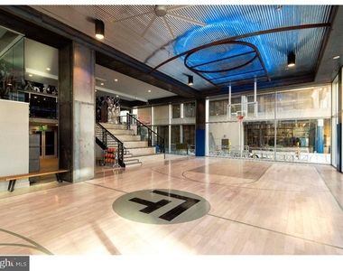 200 N 16th Street - Photo Thumbnail 14