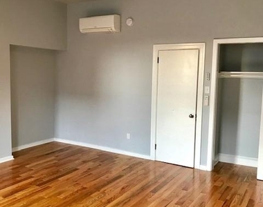 554 N 16th Street - Photo Thumbnail 3