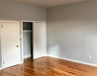 554 N 16th Street - Photo Thumbnail 4