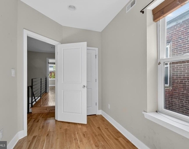 2336 W Thompson Street - Photo Thumbnail 16