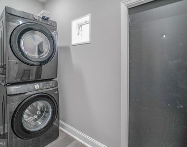 1535 W Seltzer Street - Photo Thumbnail 19
