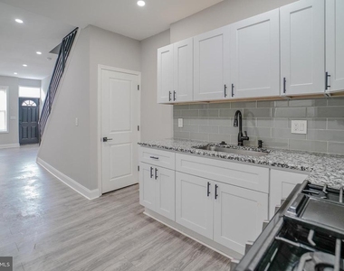 1535 W Seltzer Street - Photo Thumbnail 18