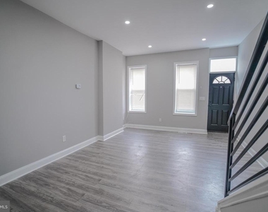 1535 W Seltzer Street - Photo Thumbnail 2