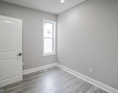 1535 W Seltzer Street - Photo Thumbnail 25