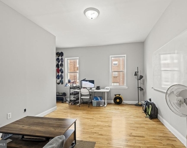 506 S 5th Street - Photo Thumbnail 1