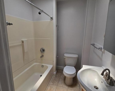 218 Ripka Street - Photo Thumbnail 10