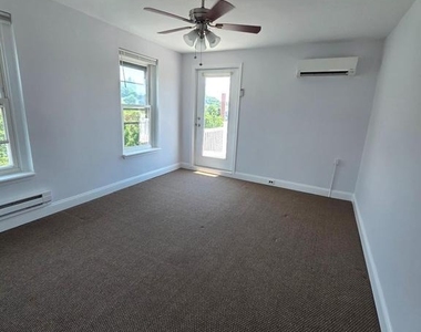 218 Ripka Street - Photo Thumbnail 4