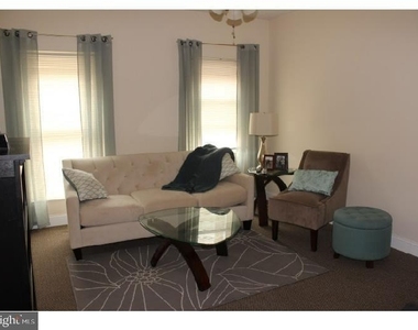 218 Ripka Street - Photo Thumbnail 2