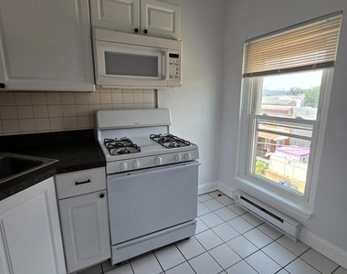 218 Ripka Street - Photo Thumbnail 6