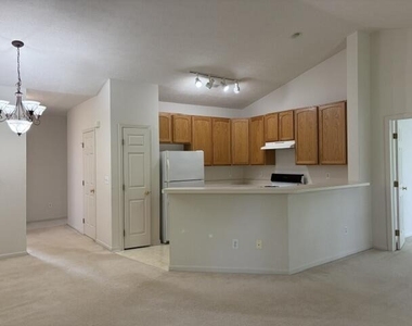 1452 Fox Pointe Circle - Photo Thumbnail 6