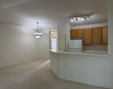 1452 Fox Pointe Circle - Photo Thumbnail 2
