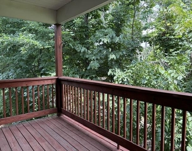 1452 Fox Pointe Circle - Photo Thumbnail 17