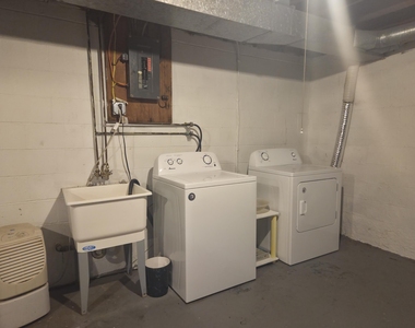765 Douglas Street - Photo Thumbnail 10