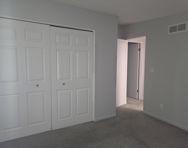 765 Douglas Street - Photo Thumbnail 9