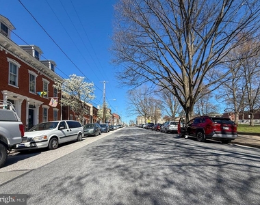 521 Locust Street - Photo Thumbnail 3