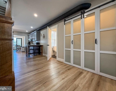 521 Locust Street - Photo Thumbnail 8